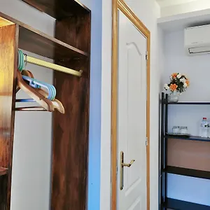 Гостевой дом Barcelona Coronahostal, Бадалона